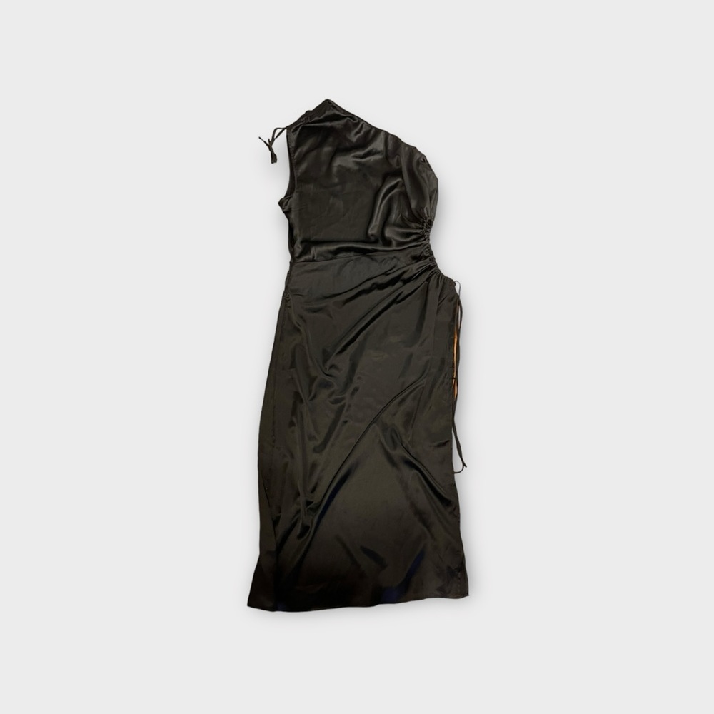 Pretty Garden One Shoulder Cut Off High Split Black Satin Dress - Picture 4 of 11